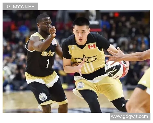 NBA球星跨界足球场 展现体育多元魅力与运动精神