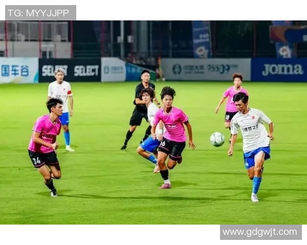 武汉超级球星足球赛精彩回顾 球场上的激情与荣耀再现